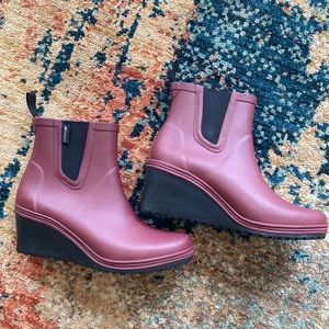 Wedged rain boots